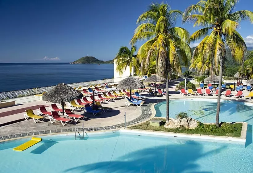 Hotelli Brisas Sierra Mar-Los Galeones