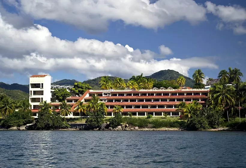 Hotelli Brisas Sierra Mar-Los Galeones