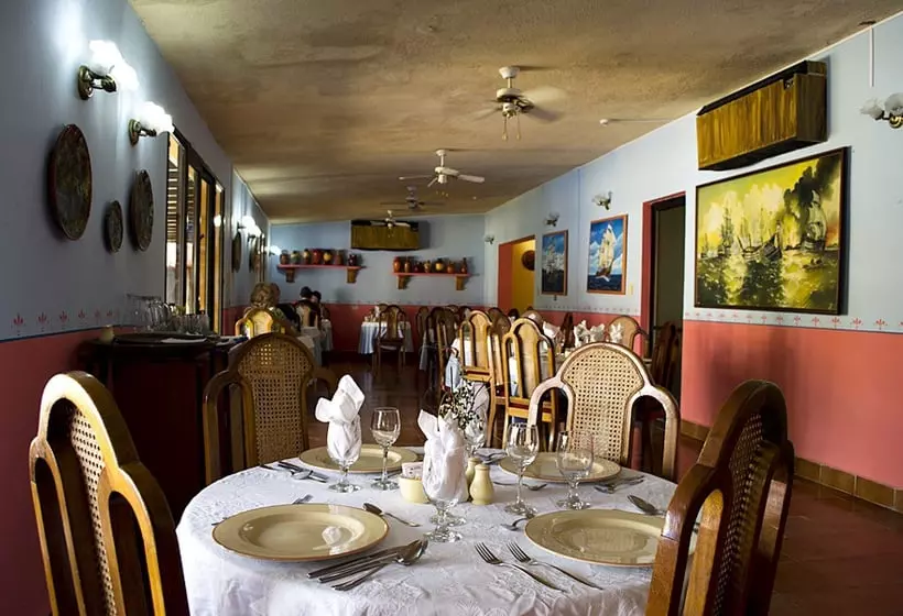 Hotelli Brisas Sierra Mar-Los Galeones