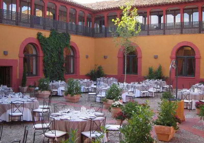 Отель Convento De Santa Clara