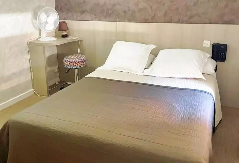 בית מלון כפרי De La Plage 2 étoiles