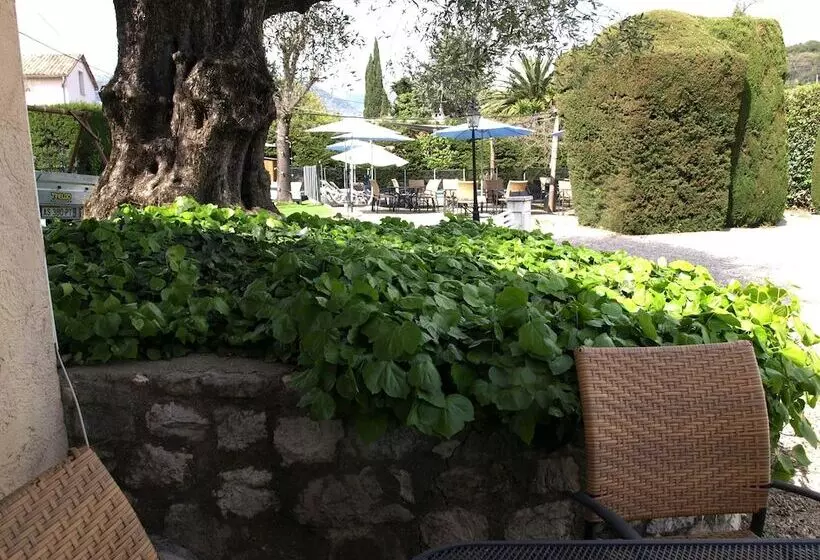 Отель Cayrons Vence & St Paul De Vence