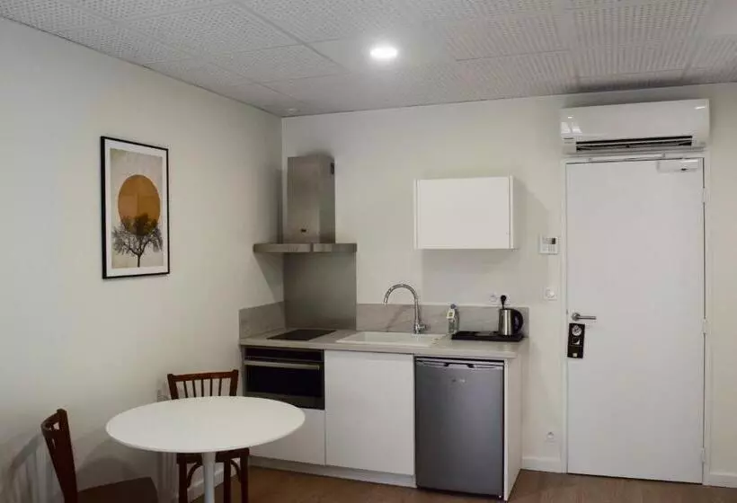 ホテル Et Appartements Les Platanes