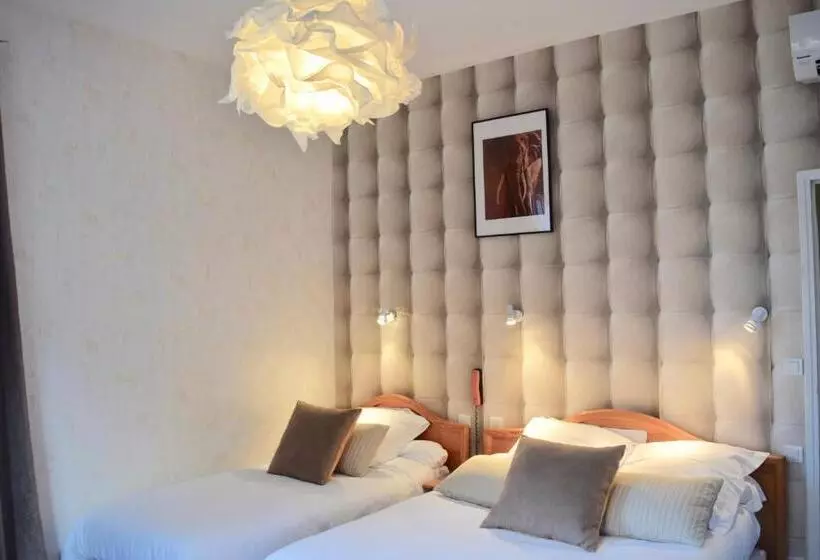 ホテル Et Appartements Les Platanes