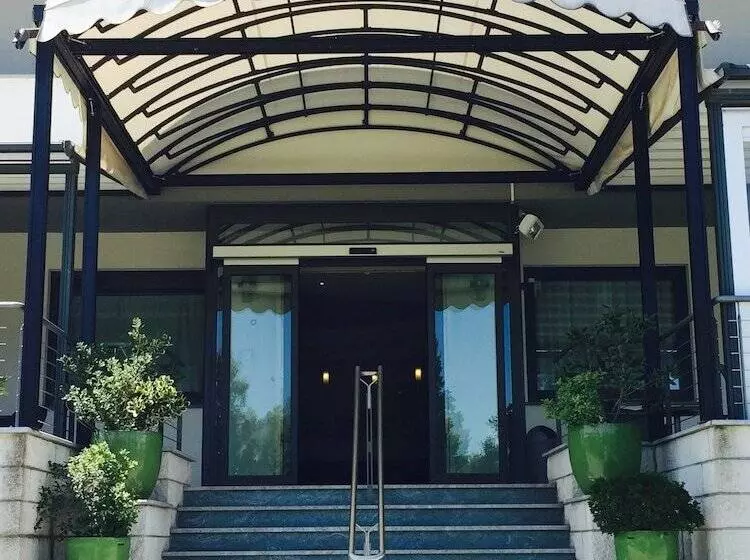 בית מלון כפרי Gardenia