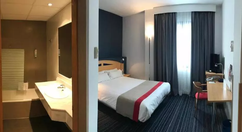 Отель Holiday Inn Express San Sebastian De Los Reyes, An Ihg