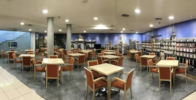 Отель Holiday Inn Express San Sebastian De Los Reyes, An Ihg