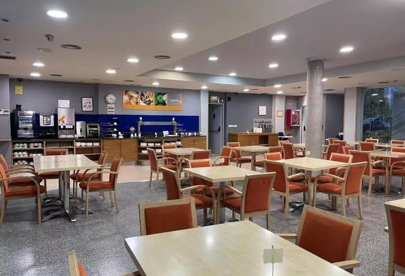 Отель Holiday Inn Express San Sebastian De Los Reyes, An Ihg