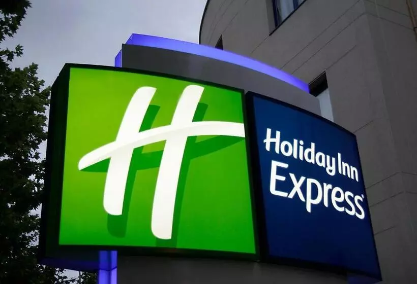 Отель Holiday Inn Express San Sebastian De Los Reyes, An Ihg