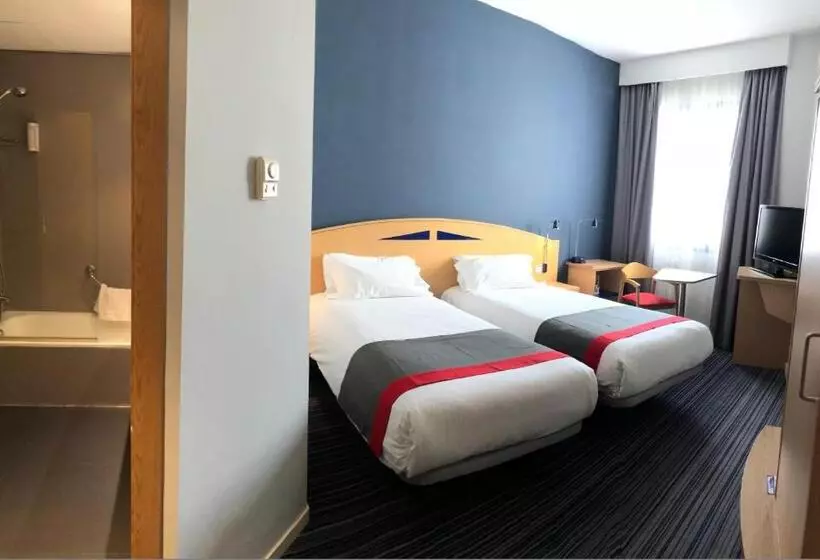 Отель Holiday Inn Express San Sebastian De Los Reyes, An Ihg