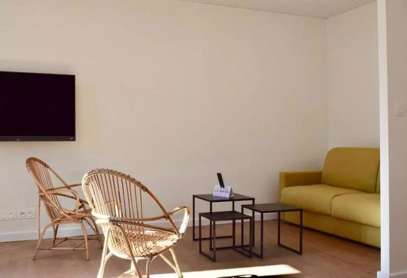 ホテル Et Appartements Les Platanes