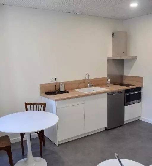 ホテル Et Appartements Les Platanes