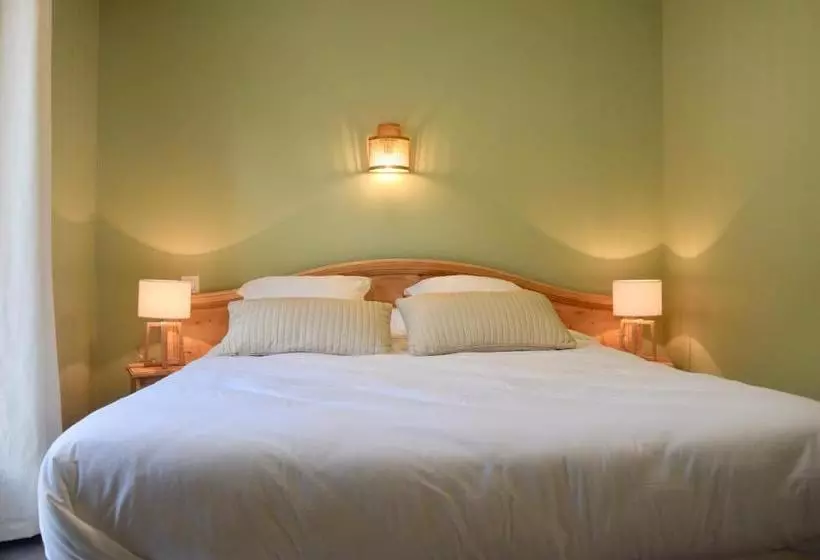 ホテル Et Appartements Les Platanes