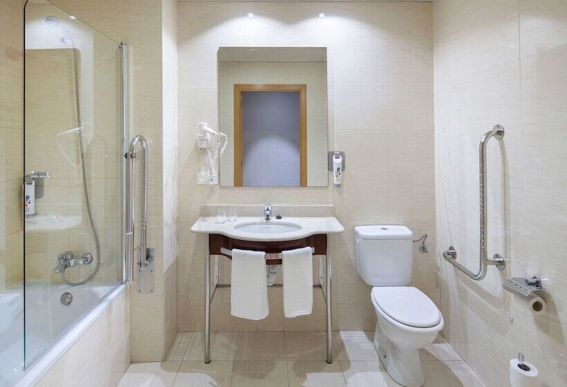 هتل Ibis Styles Pamplona Noain