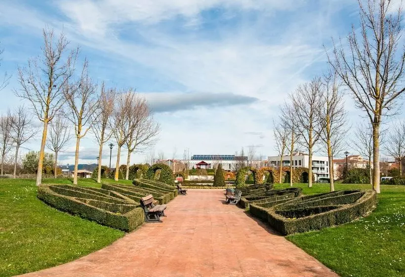 Отель Ibis Styles Pamplona Noain