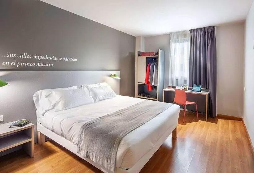 Отель Ibis Styles Pamplona Noain