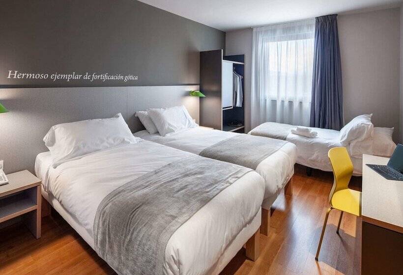 هتل Ibis Styles Pamplona Noain