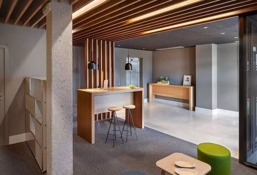 Отель Ibis Styles Pamplona Noain
