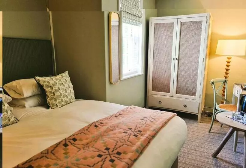 ホテル Powdermills Country House