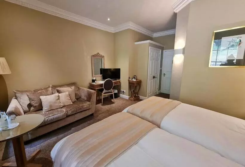 ホテル Powdermills Country House