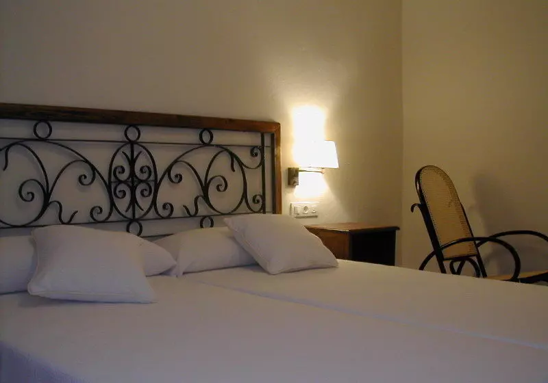 Hotel Rural Finca Les Fanecaes