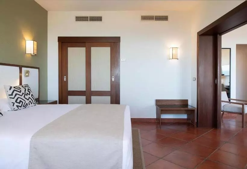 Puerto Antilla Grand Hotel