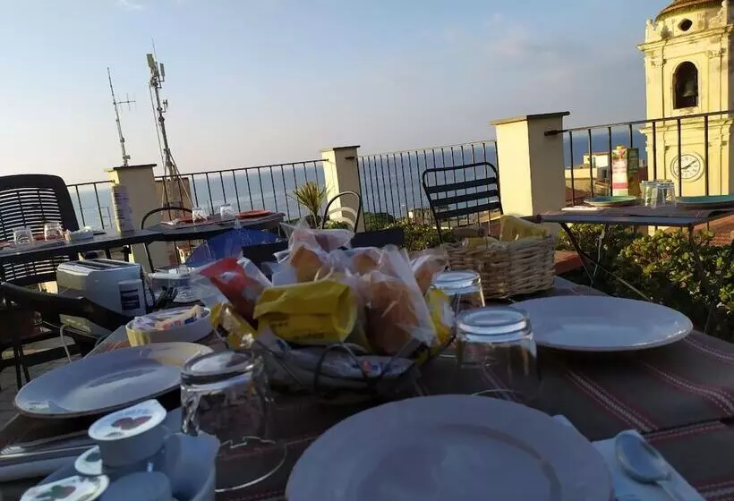 تختخواب و صبحانه La Terrazza