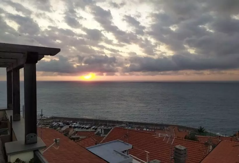 تختخواب و صبحانه La Terrazza