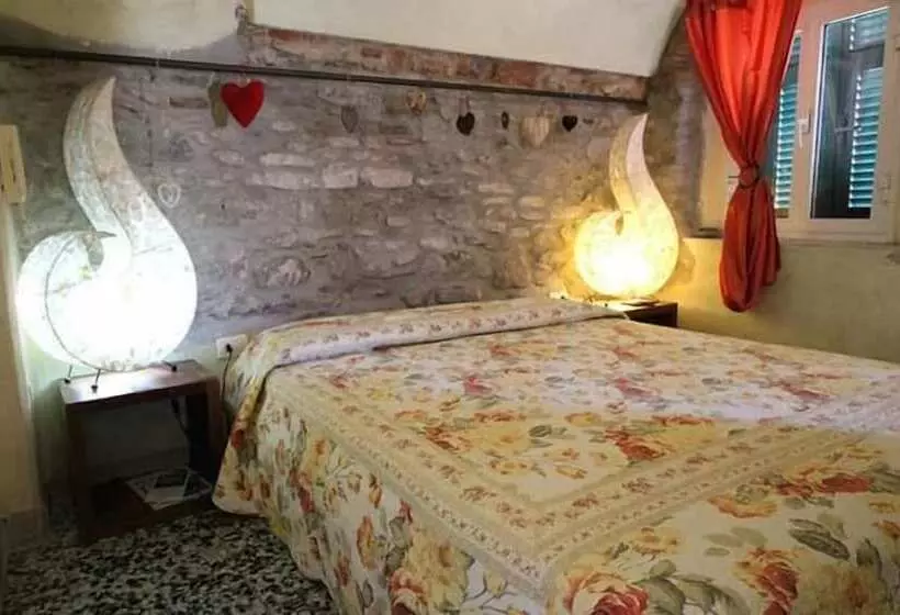 تختخواب و صبحانه La Terrazza