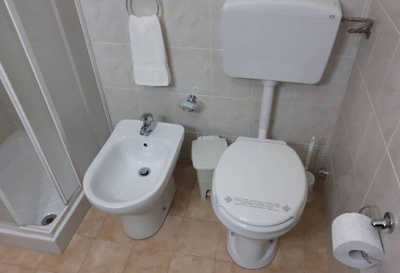 فندق ريفى Agriturismo Monte Criscione