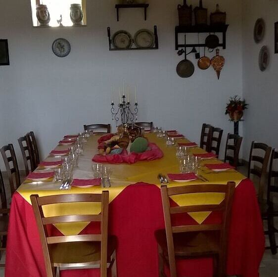 فندق ريفى Agriturismo Monte Criscione