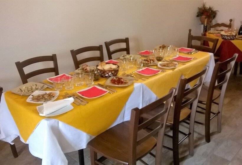 فندق ريفى Agriturismo Monte Criscione