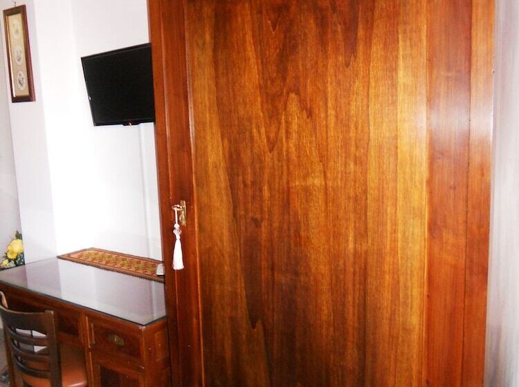 فندق ريفى Agriturismo Monte Criscione