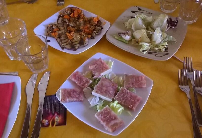 فندق ريفى Agriturismo Monte Criscione