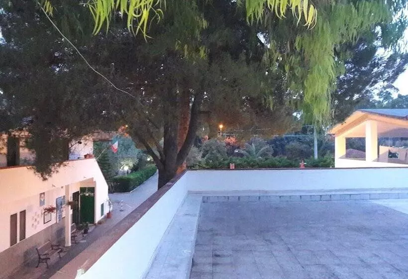 استراحتگاه Viola Club Village