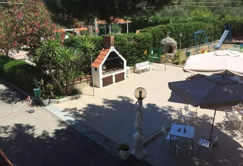 استراحتگاه Viola Club Village