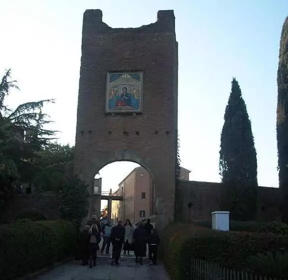 Aamiaismajoitus (B&B) Albano Station Rooms