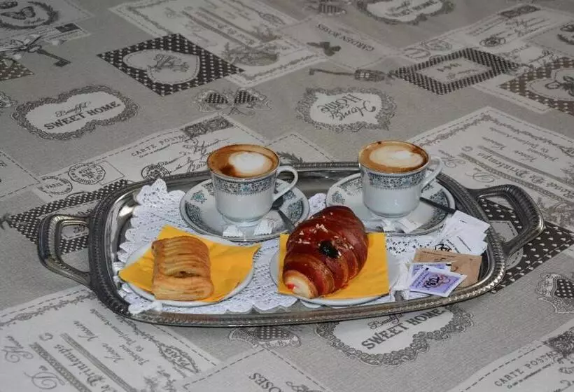 Aamiaismajoitus (B&B) Albano Station Rooms