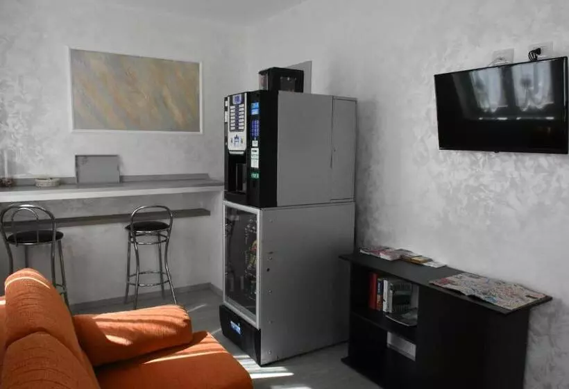 Aamiaismajoitus (B&B) Albano Station Rooms