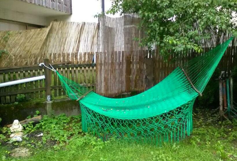 ベッドアンドブレックファースト Central Greenlife