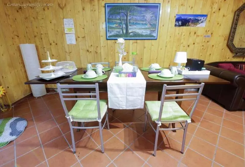 ベッドアンドブレックファースト Central Greenlife