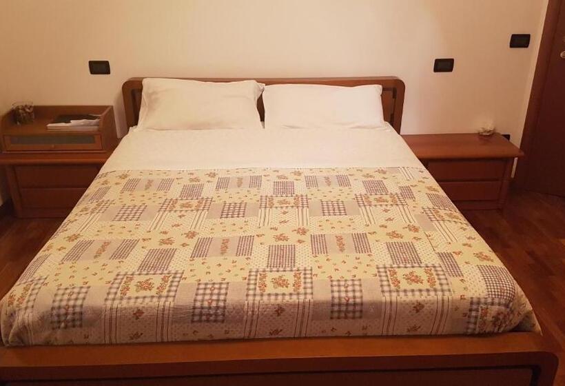 مبيت وإفطار Recanati Family