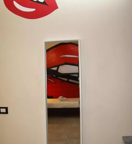 تختخواب و صبحانه Urban Pop Hostel & Bnb