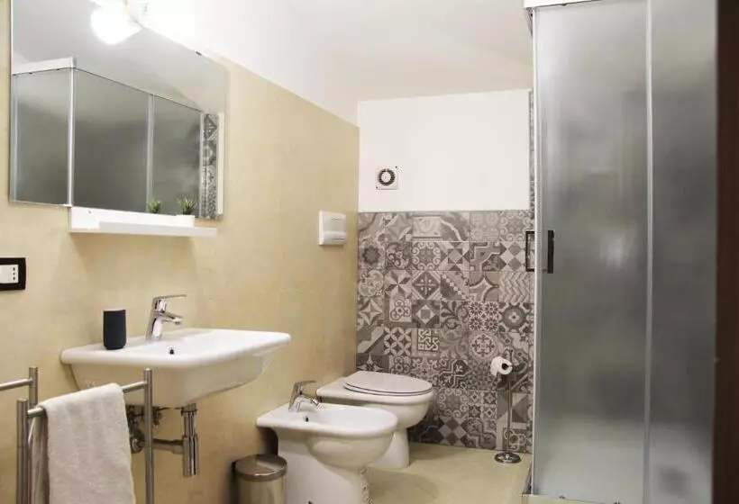 تختخواب و صبحانه Urban Pop Hostel & Bnb