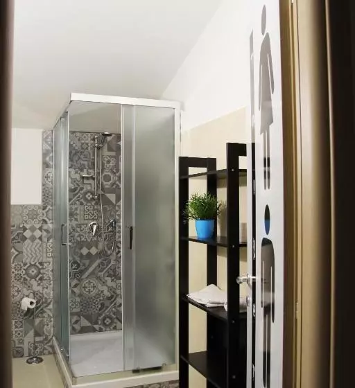 تختخواب و صبحانه Urban Pop Hostel & Bnb