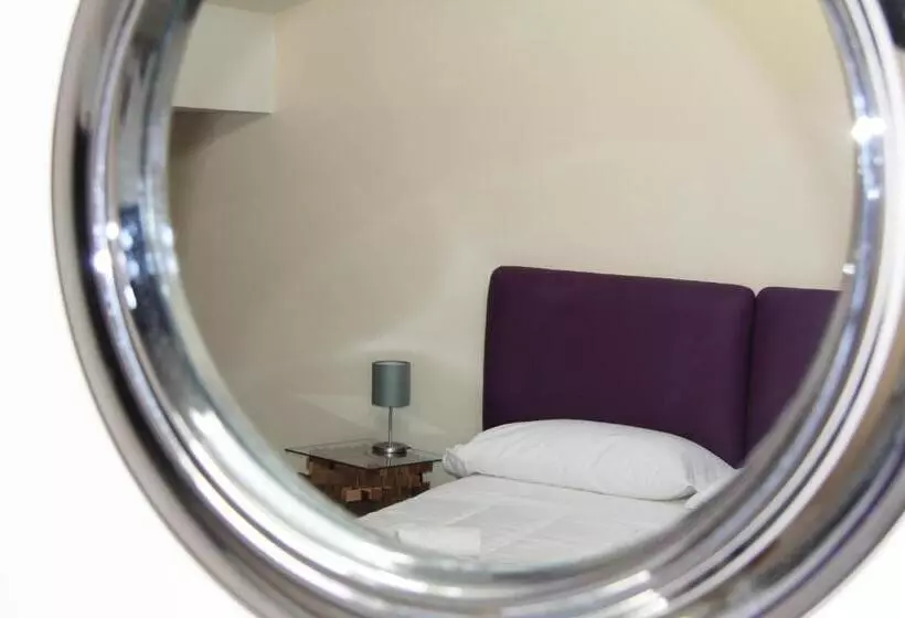 تختخواب و صبحانه Urban Pop Hostel & Bnb