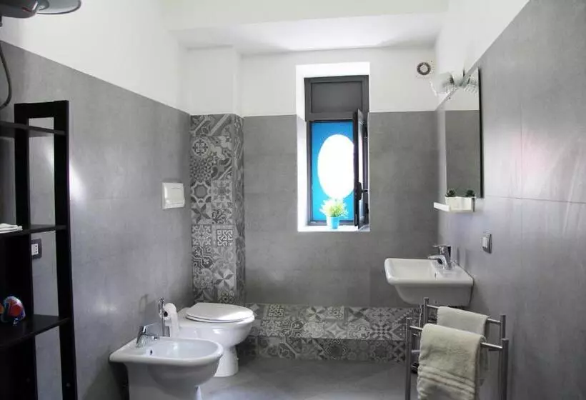 تختخواب و صبحانه Urban Pop Hostel & Bnb