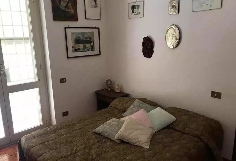 ベッドアンドブレックファースト Villa Meravigliosa Apartments   Nettuno   Nature & Sea Retreat