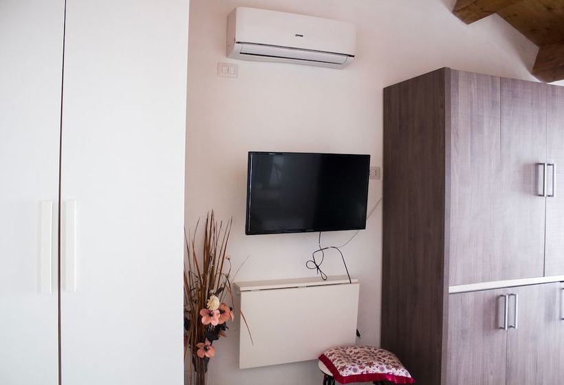 Eden Lilli   B & B Cartoceto