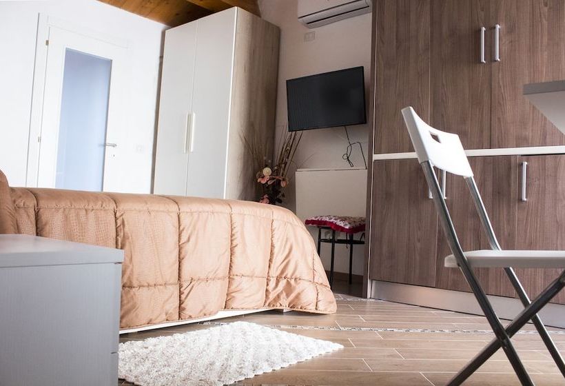 Eden Lilli   B & B Cartoceto